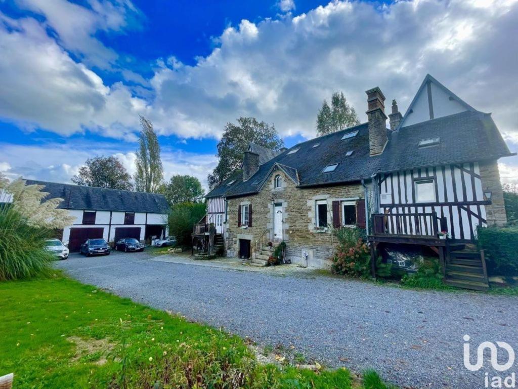 Maison La Motte With Bicycle Parking Saint-Hilaire-du-Harcouët Buitenkant foto